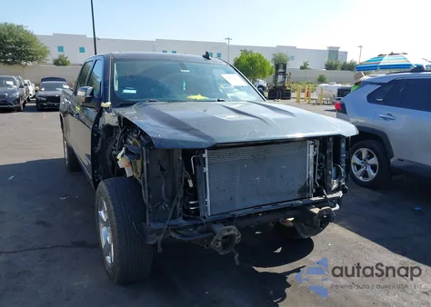 2017 Chevrolet Silverado 1500 1Lt z USA, uszkodzony, nr VIN 3GCPCREC8HG152452